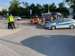 Poważny wypadek na przejściu dla pieszych. Nieprzytomny rowerzysta w szpitalu