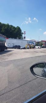 Pożar luksusowego samochodu na MOP Góra św. Anny 