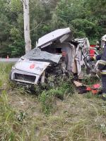 Wypadek na obwodnicy Osowca. Kierowca zakleszczony w pojeździe 