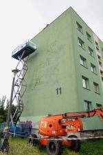 Na osiedlu Armii Krajowej rozpoczęto malowanie. Będzie mural z opolskim superbohaterem