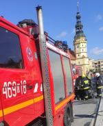 Samochód osobowy spłonął na rynku w Otmuchowie