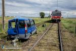 Zignorował znak STOP wjechał wprost pod nadjeżdżający pociąg