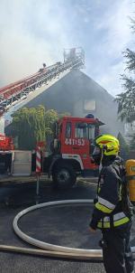 13 zastępów straży gasiło pożar domu w Zdzieszowicach