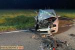 Czołowe zderzenie aut na DK45 w Jasieniu. Dwie osoby trafiły do szpitala