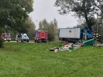 Kierowca ciężarówki uderzył w drzewo. Śmiertelny wypadek w Ujeździe