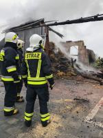 Pożar chlewni i stodoły w powiecie prudnickim. W akcji kilkanaście zastępów straży
