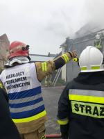 Pożar chlewni i stodoły w powiecie prudnickim. W akcji kilkanaście zastępów straży
