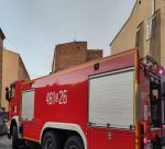 Ogień zbudził mieszkańców prudnickiej kamienicy. W akcji 9 zastępów straży