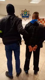 30 kg tytoniu mieszkaniec powiatu opolskiego trzymał na balkonie i w piwnicy
