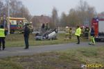 Zderzenie pojazdów w Chrząstowicach. Jednoauto dachowało