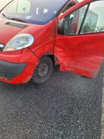 Bus zderzył się z samochodem osobowym na DK46 w Schodni