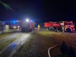 Pożar w gminie Zawadzkie. Spłonęło pomieszczenie gospodarcze, auto i 14 kur