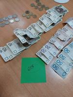 Tysiące pszczół zginęło. Ktoś "przewietrzył" ule w pasiece w powiecie brzeskim