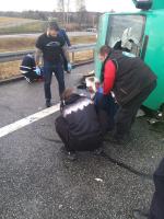 Jechali na ćwiczenia, udzielili pomocy ofiarom wypadku