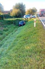 "Zaparkował" w przydrożnym rowie... Kierował pod wpływem amfetaminy