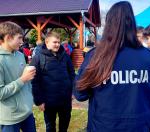 Policjanci przyłączyli się do sprzątania Turawy w ,,Światowy Dzień Wody"