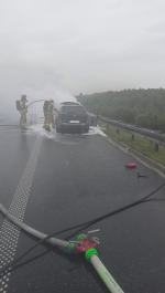 Pożar samochodu osobowego na nitce A4 w kierunku Wrocławia