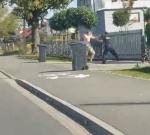 Nagi mężczyzna chodził po Luboszycach. Zaniepokojeni mieszkańcy wezwali policję