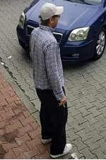 Oszustwo na BLIK. Rozpoznajesz tego mężczyznę? Zadzwoń na policję!