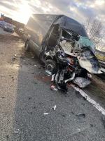 Wypadek na autostradzie A4. Bus najechał na ciężarówkę