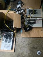 Tysiące kart sim do popełniania przestępstw. Zatrzymano trzy osoby