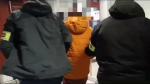 Miał oferować do sprzedaży broń z bagnetem - nie umknęło to uwadze policjantów