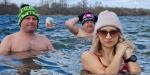 Słoneczne morsowanie na kąpielisku Bolko: zimna woda i ciepło wspólnoty