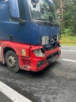 Dąbrowa: zderzenie dwóch ciężarówek i busa na DK46