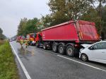 Karambol czterech pojazdów na DK45 w Trzebiszynie. Droga już przejezdna