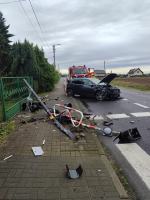 Zderzenie dwóch aut w Łambinowicach - uszkodzony sygnalizator przy przejściu dla pieszych