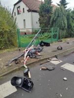 Zderzenie dwóch aut w Łambinowicach - uszkodzony sygnalizator przy przejściu dla pieszych