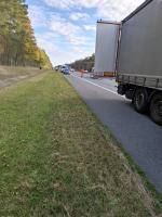 Kierowca busa uderzył w ciężarówkę na A4, konieczna interwencja śmigłowca LPR