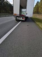 Kierowca busa uderzył w ciężarówkę na A4, konieczna interwencja śmigłowca LPR