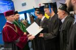 Birety poszybowały w górę - na Politechnice uroczyście wręczono dyplomy