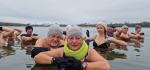 Uwielbiają zimno i lodowatą wodę - opolskie morsy świętowały Dzień Morsa
