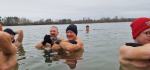 Uwielbiają zimno i lodowatą wodę - opolskie morsy świętowały Dzień Morsa