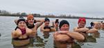 Uwielbiają zimno i lodowatą wodę - opolskie morsy świętowały Dzień Morsa