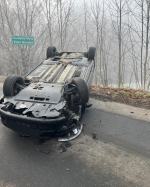 Uwaga: trudne warunki na drogach - dachowanie samochodu w Grudyni Małej