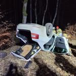 Kolejne dachowanie samochodu w regionie. Policja apeluje o ostrożność