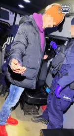 Policja zatrzymała 42-latka z ponad 130 porcjami narkotyków