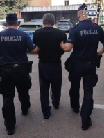 Uzbrojony napastnik wtargnął do mieszkania - 19-latek z ranami w szpitalu, sprawca aresztowany