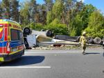 Wypadek ciężarówki na A4: pojazd przewożący mięso dachował w rowie