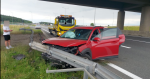 Na autostradzie A4 w okolicach Gogolina Hyundai uderzył w bariery energochłonne