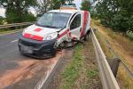 Czołowe zderzenie na DK45 w Zawadzie. Dwie osoby trafiły do szpitala