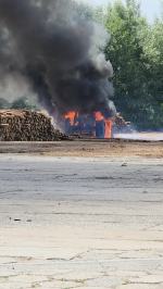 Pożar w Jełowej. Płonie fadroma. Trzy jednostki w akcji