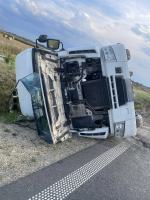 Ciężarówka przewróciła się na obwodnicy Kędzierzyna-Koźla. Trwa usuwanie skutków zdarzenia