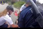 Opole: Agresywny mężczyzna pluł na policjantów, wyzywał i próbował się samookaleczyć WIDEO 