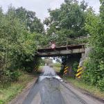 Traktor uszkodził most w miejscowości Jędrynie