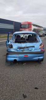 Zderzenie na autostradzie A4. Kierowca peugeota uderzył w bariery