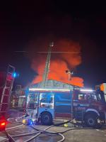 Pożar w Fałkowicach. Spłonęło ponad 130 000 kur  (AKTUALIZACJA) (WIDEO)